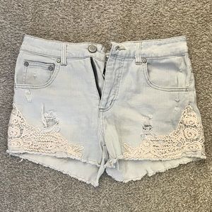 Celebrity Pink - 🩷 Light Wash Jean Shorts with Lace Detail